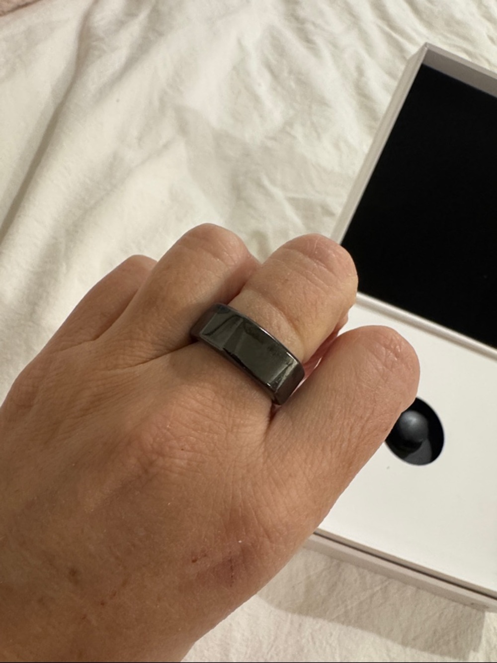 Oura Gen 3 Heritage Black US 6 
With charger, in great condition.